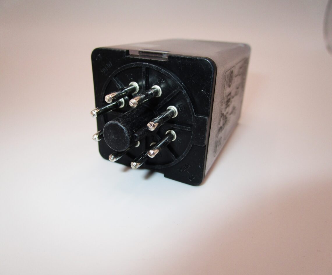 SCHNEIDER RUMC21B7 plug in relay - Image 5
