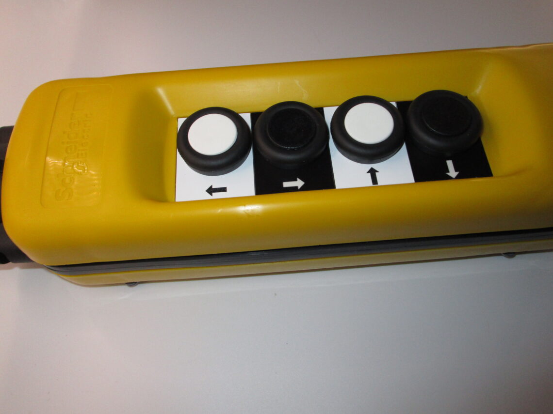 SCHNEIDER XACA471 Control Station - Image 3