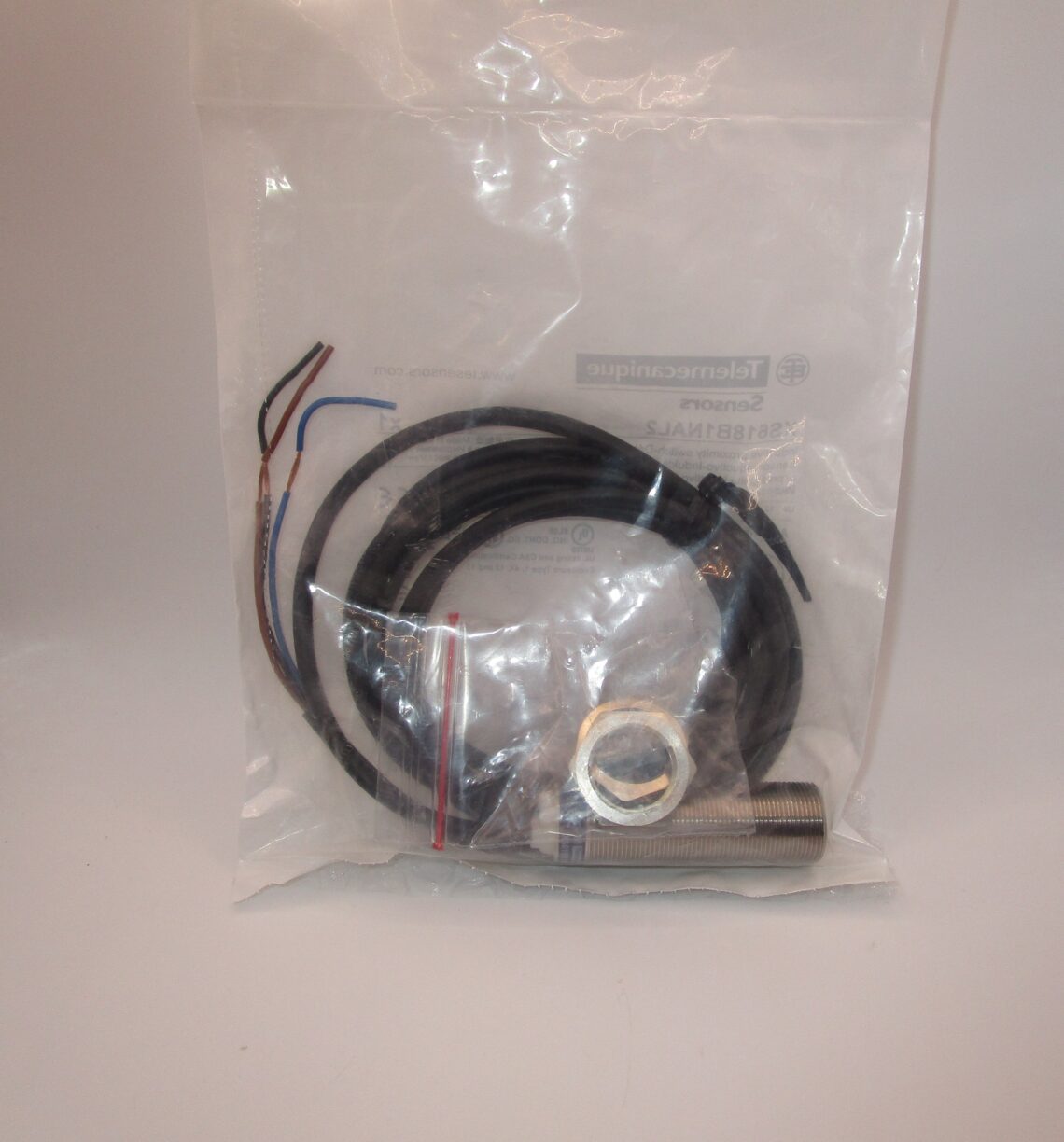 TELEMECANIQUE XS618B1NAL2 Inductive proximity sensor - Image 2