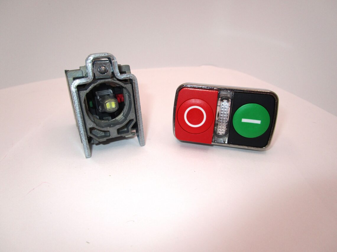 SCHNEIDER XB4BW73731G5 Illuminated double headed push button - Image 2